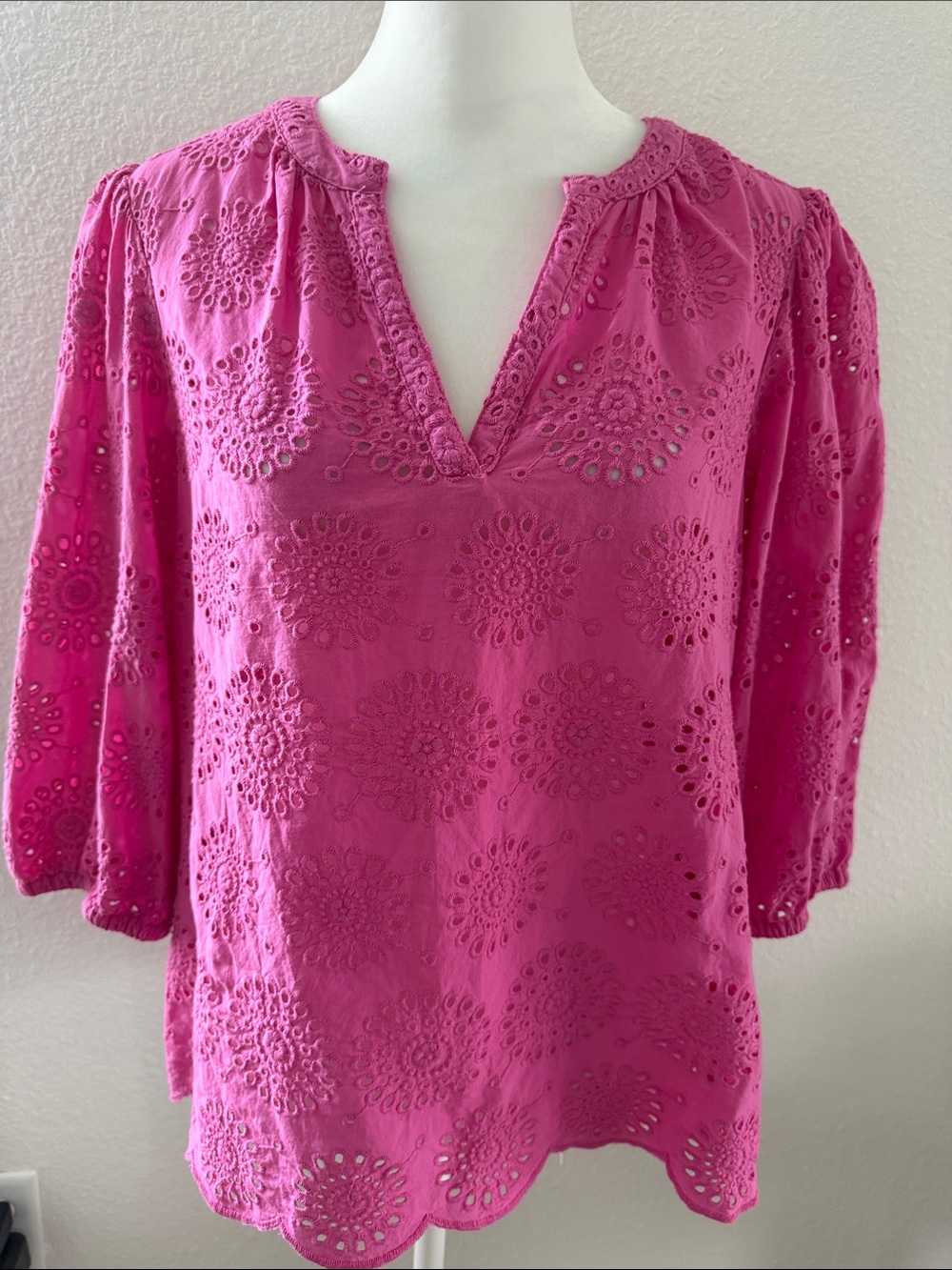 Women’s Pink Eyelet V-Neck Tunic Top